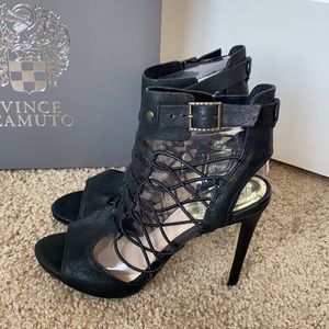 Vince Camuto Black Strappy Sandal, Size 6.5M